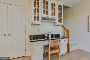 10409 Dunn Meadow Rd, Vienna, VA 22182 - Photo 29