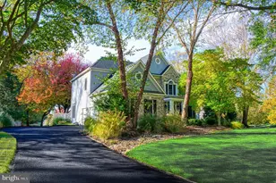 10409 Dunn Meadow Rd, Vienna, VA 22182 - Photo 3