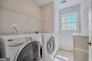 10409 Dunn Meadow Rd, Vienna, VA 22182 - Photo 41