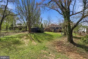 9704 Blake Ln, Fairfax, VA 22031 - Photo 17