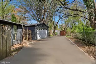 9704 Blake Ln, Fairfax, VA 22031 - Photo 25