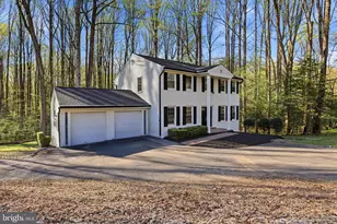 12136 Westwood Hills Dr, Herndon, VA 20171 - Photo 3