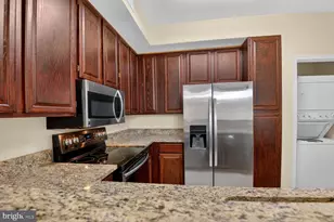 6864 Brindle Heath Way, Alexandria, VA 22315 - Photo 5
