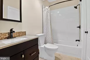 6864 Brindle Heath Way, Alexandria, VA 22315 - Photo 9