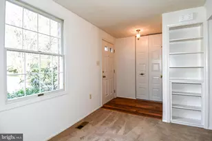 9803 Tara Ct, Burke, VA 22015 - Photo 7