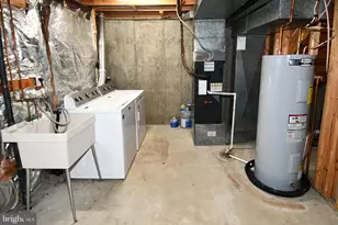 9803 Tara Ct, Burke, VA 22015 - Photo 43