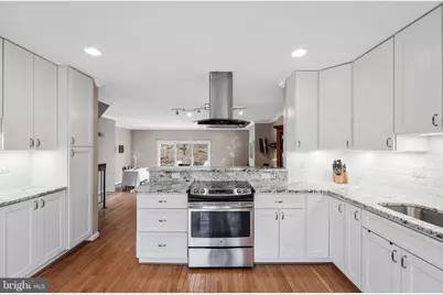 12021 Insha Court, Reston, VA 20191 - Photo 9