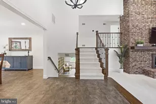 5006 Pheasant Ridge Rd, Fairfax, VA 22030 - Photo 3