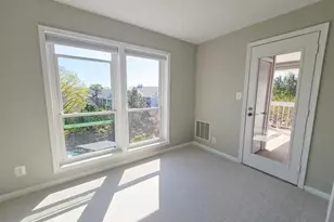 3176 Summit Square Dr, Oakton, VA 22124 - Photo 7