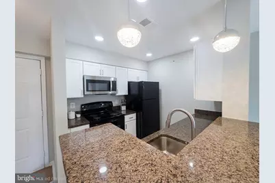 3176 Summit Square Drive #4-E4, Oakton, VA 22124 - Photo 5