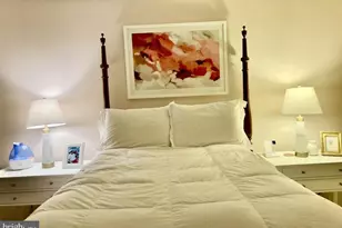 10087 Oakton Terrace Rd, Oakton, VA 22124 - Photo 9