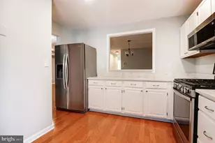 10087 Oakton Terrace Rd, Oakton, VA 22124 - Photo 7