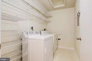 10087 Oakton Terrace Rd, Oakton, VA 22124 - Photo 29