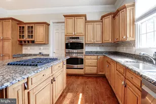 4303 Evergreen Ln, Annandale, VA 22003 - Photo 9