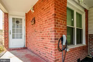 5517 Gwyn Pl, Alexandria, VA 22312 - Photo 3