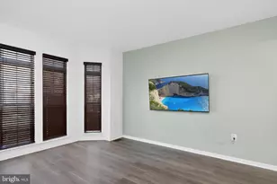 14647 Seasons Dr, Centreville, VA 20120 - Photo 7