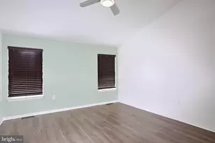 14647 Seasons Dr, Centreville, VA 20120 - Photo 13