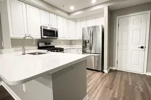 4573 Whittemore Pl, Fairfax, VA 22030 - Photo 3