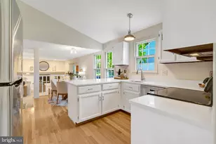 6054 Burnside Landing Dr Dr, Burke, VA 22015 - Photo 13