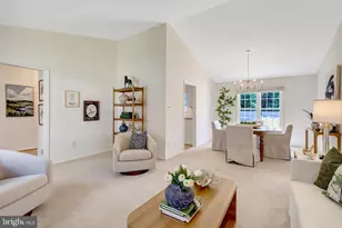 6054 Burnside Landing Dr Dr, Burke, VA 22015 - Photo 7