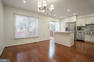 13341 Foxhole Dr, Fairfax, VA 22033 - Photo 17
