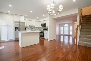 13341 Foxhole Dr, Fairfax, VA 22033 - Photo 11