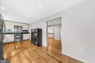 10058 Chestnut Wood Ln, Burke, VA 22015 - Photo 17