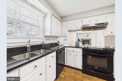 4515 Silas Hutchinson Drive, Chantilly, VA 20151 - Photo 11