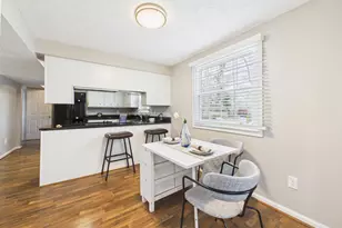 4515 Silas Hutchinson Dr, Chantilly, VA 20151 - Photo 17