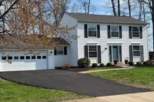 4515 Silas Hutchinson Dr, Chantilly, VA 20151 - Photo 3