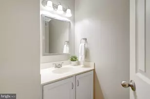 5883 Woodfield Estates Dr, Alexandria, VA 22310 - Photo 5