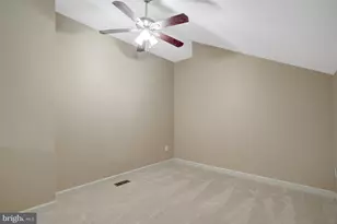 5883 Woodfield Estates Dr, Alexandria, VA 22310 - Photo 29