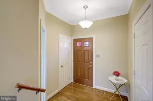 5883 Woodfield Estates Dr, Alexandria, VA 22310 - Photo 3