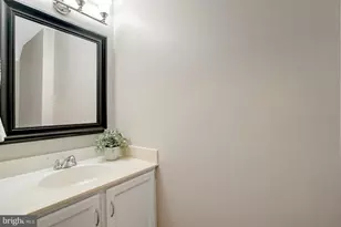 5883 Woodfield Estates Dr, Alexandria, VA 22310 - Photo 33