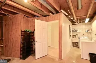 9009 O'Keith Ct, Springfield, VA 22152 - Photo 25