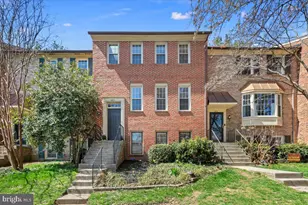 2872 Sutton Oaks Ln, Vienna, VA 22181 - Photo 1