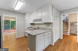 8800 Higdon Dr, Vienna, VA 22182 - Photo 19