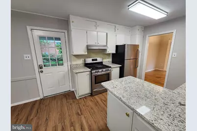 8800 Higdon Drive, Vienna, VA 22182 - Photo 3