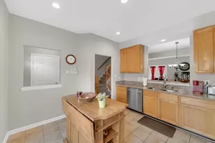 14334 Stonewater Ct, Centreville, VA 20121 - Photo 7