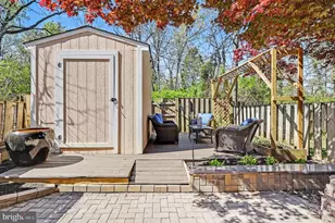 6308 Paddington Ln, Centreville, VA 20120 - Photo 27