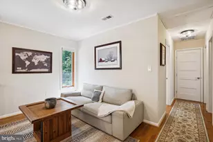 10408 Hunter Ridge Dr, Oakton, VA 22124 - Photo 19