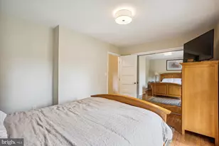 10408 Hunter Ridge Dr, Oakton, VA 22124 - Photo 25