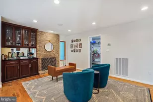 10408 Hunter Ridge Dr, Oakton, VA 22124 - Photo 3