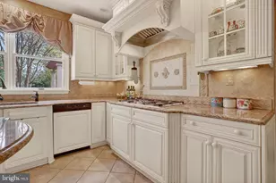6331 Hidden Canyon Rd, Centreville, VA 20120 - Photo 19