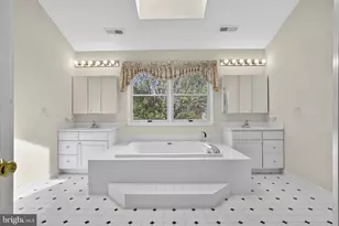 6331 Hidden Canyon Rd, Centreville, VA 20120 - Photo 31