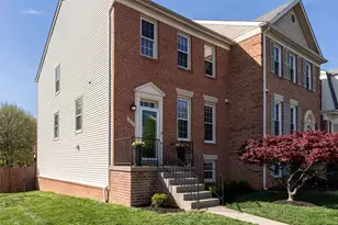 12312 Fox Lake Ct, Fairfax, VA 22033 - Photo 3