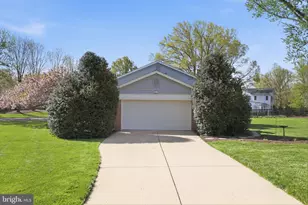 10106 Nadine Dr, Vienna, VA 22181 - Photo 3