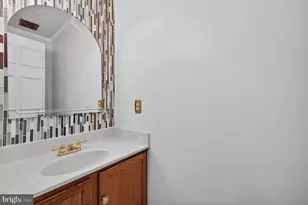 14422 Coachway Dr, Centreville, VA 20120 - Photo 19