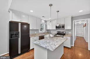 14422 Coachway Dr, Centreville, VA 20120 - Photo 11