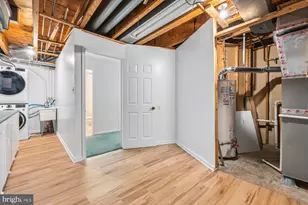 8955 Omega Ct, Springfield, VA 22152 - Photo 35